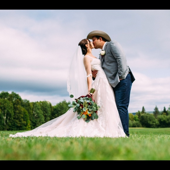 Custom โEddy Kโ lace wedding gown ๐ฐ๐ป - Picture 2 of 10